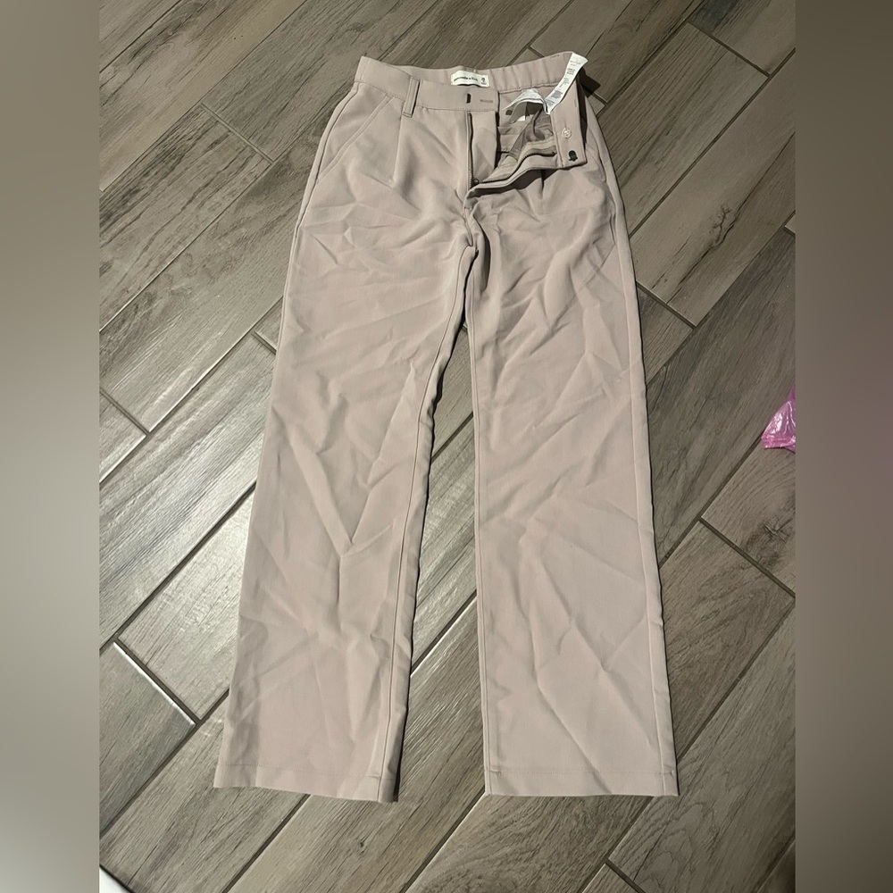 Abercrombie women’s light brown trouser pants casual cutie